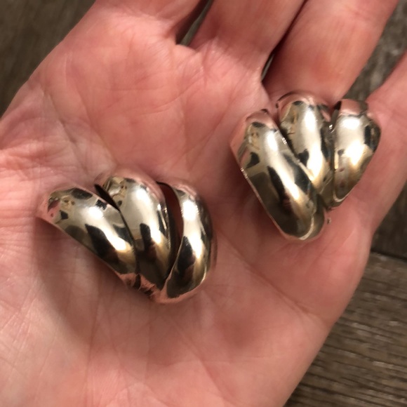 Sterling Silver Clip Eartings Made in Mexico Scalloped Shell Design - Picture 12 of 13